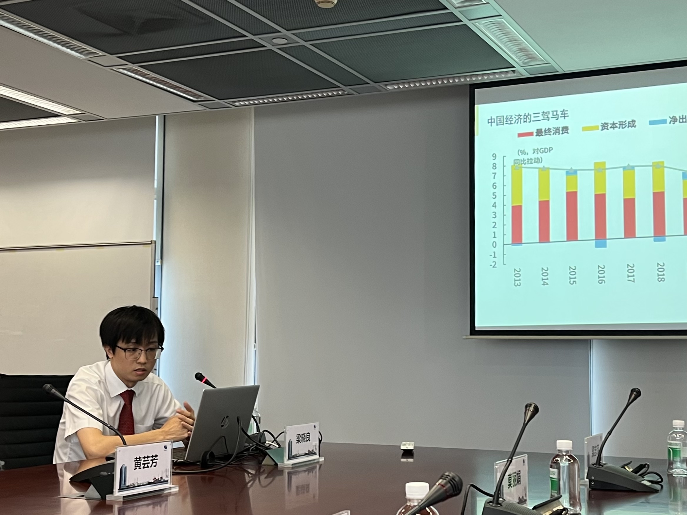 梁晓良3.jpg 梁晓良3.jpg